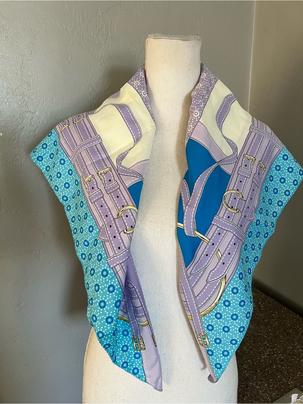 Fattorseta Italian
 Scarf Vest in Lavender & Aqua